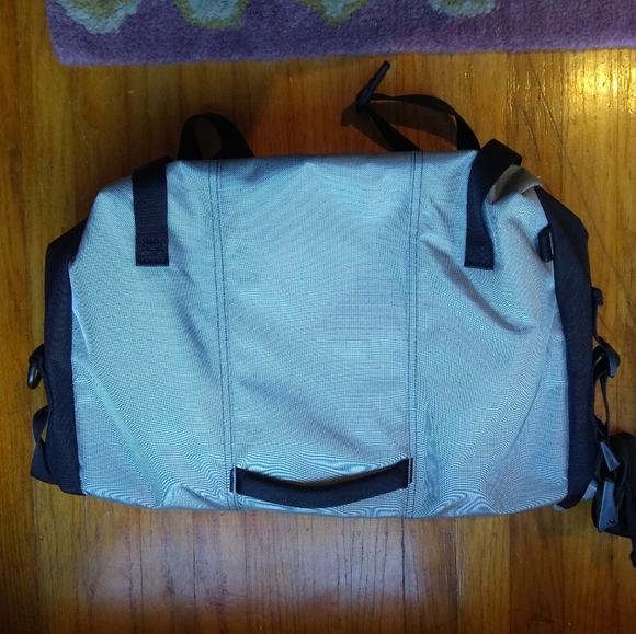 dimensions for timbuk2 san fransisco messinger bag Classic Messenger M / Rose A sophisticated Timbuk2 Classic Messenger Bag Gunmetal